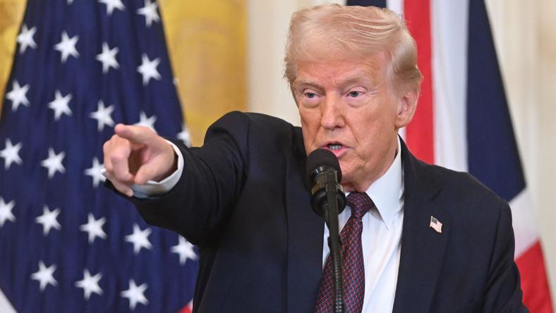 特朗普大举加征汽车关税,损人不利己